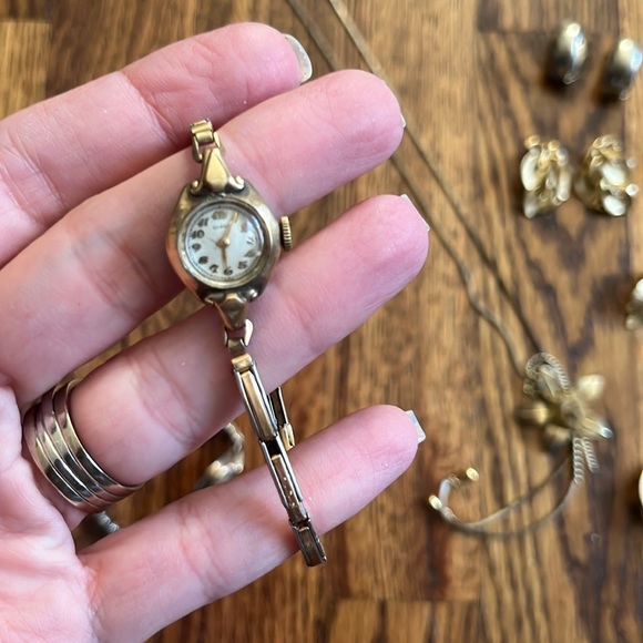 Vintage Gold Plated Clip Earrings Brooch Watches String Necklace - Picture 3 of 5